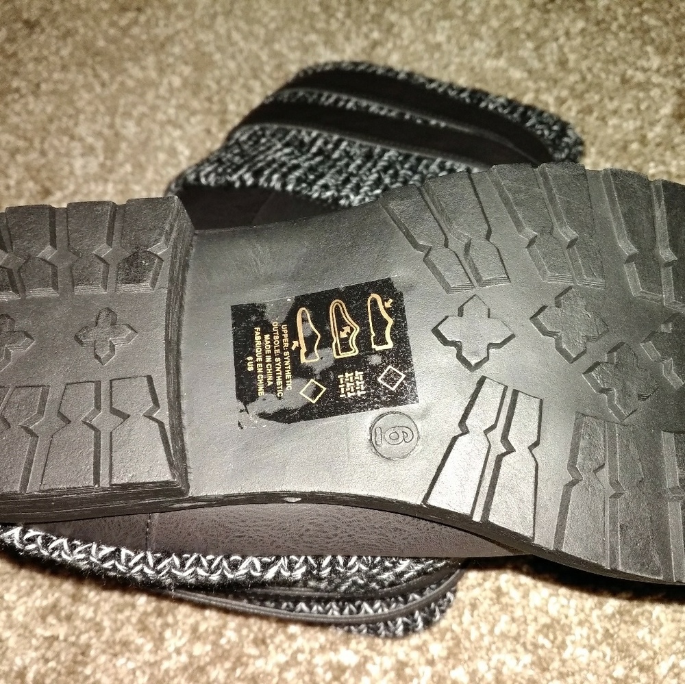 Boots - Picture 3 of 3